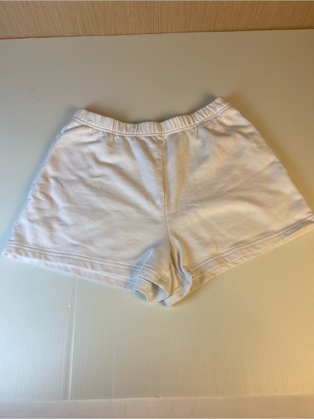 Fabletics White Lounge Shorts Size Large Elastic Waist Athleisure